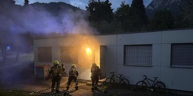 Bei Ausbruch des Brandes befanden sich fünf Personen im Wohncontainer.