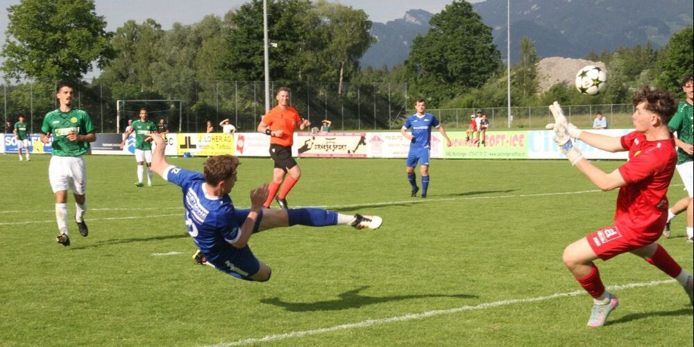  Diese Aktion von Flamur Bojaxhi hätte eigentlich ein drittes Tor verdient. 