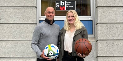 Bruno Juhasz und Lea Egloff vor dem Standort Bogenstrasse 7 in St.Gallen