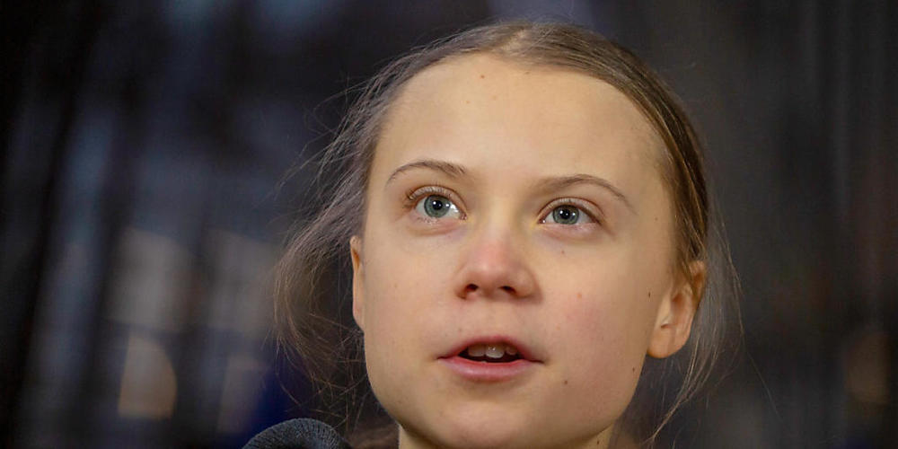 ARCHIV - Greta Thunberg, schwedische Klimaaktivistin, spricht zu Journalisten. Foto: Virginia Mayo/AP/dpa