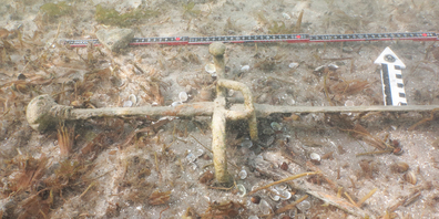 Schwert aus der Mitte des 16. Jahrhunderts in Fundlage am Ufer vor Freienbach.