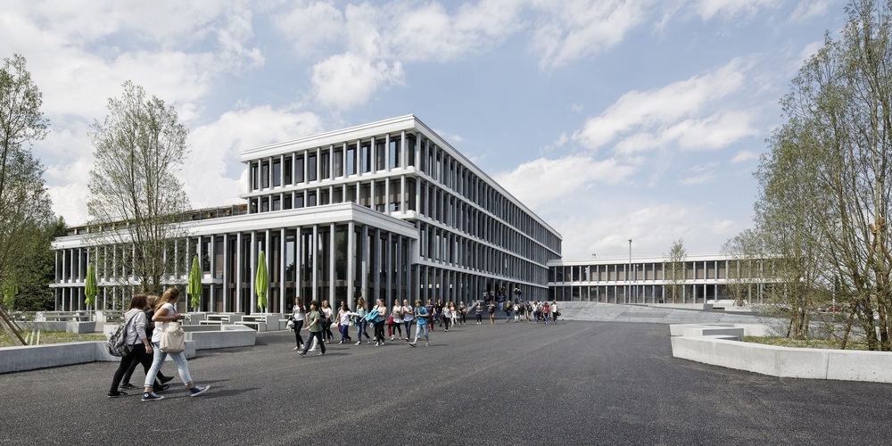 Die Kantonsschule in Heerbrugg (Bild: zVg)