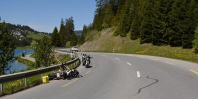 Sowohl der Auto- als auch der Töfffahrer wurden bei dem Unfall verletzt.
