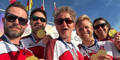 Schweizer CISM Fallschirmteam