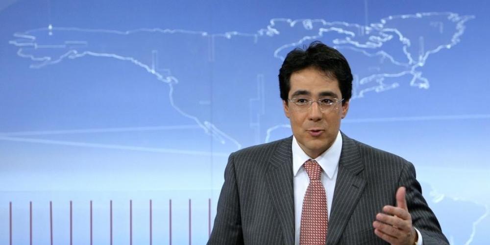 Der ehemalige Star des Westschweizer Fernsehens RTS, Darius Rochebin, weist die Vorwürfe zurück und verklagt "Le Temps". (Archivbild)