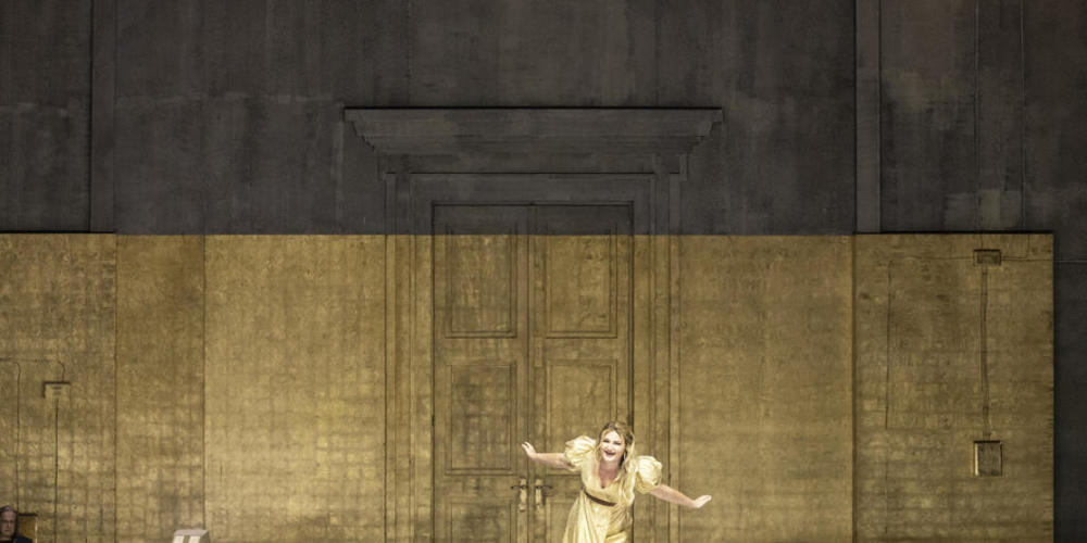 Das Zürcher Opernhaus will dem Publikum die Wartezeit versüssen: Ab dem 15. November werden Aufführungen wie die diesjährige Eröffnungspremiere "Boris Godunow" (Bild) online und im Fernsehen gezeigt.