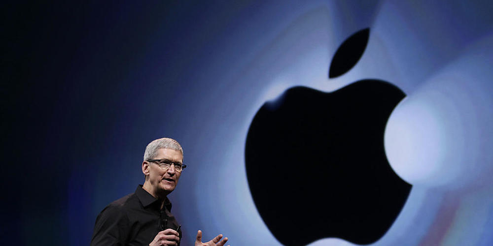 Apple-Konzernchef Tim Cook lanciert einen Mac-Computer mit eigenem Chip. (Archivbild)