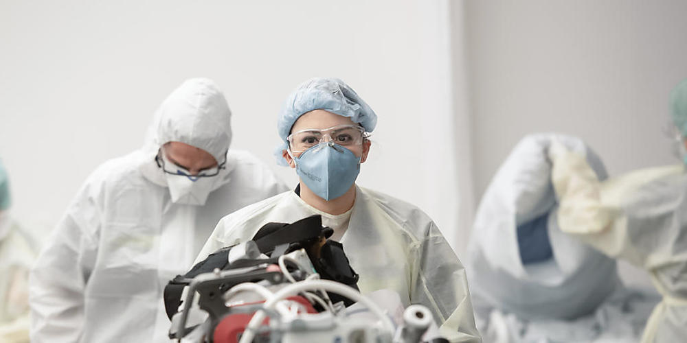 Im Tessin sind in den letzten 24 Stunden so viele Personen positiv auf das Coronavirus getestet worden wie noch nie seit Beginn der Pandemie.