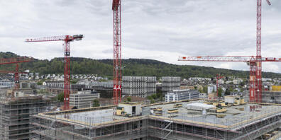 Die Stadt Zürich will die Zahl der gemeinnützigen Wohnungen erhöhen (im Bild das Koch-Areal). Nun kaufte sie für 124 Millionen Franken vier Liegenschaften. (Symbolbild)