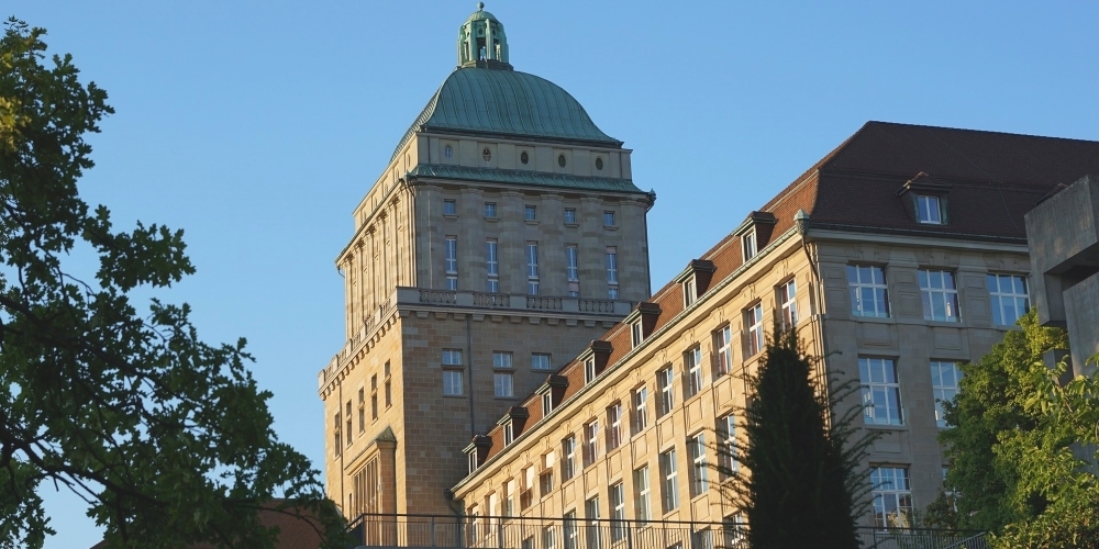 Dank der interkantonalen Universitätsvereinbarung haben St.Galler Studierende freien Zugang z.B. zur Universität Zürich.
