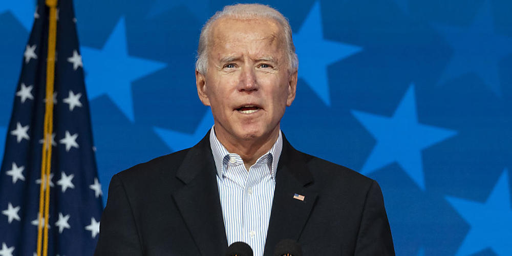 Joe Biden, Präsidentschaftskandidat der Demokraten, spricht im Queen Theater. Foto: Carolyn Kaster/AP/dpa
