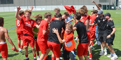 Möchten auch im Cup jubeln: Die Spieler des FCRJ nach dem Aufstieg in die Challenge League.