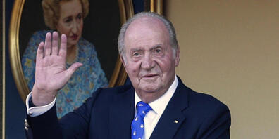 ARCHIV - Juan Carlos I, Altkönig von Spanien, winkt in der Stierkampfarena in Aranjuez. Die spanische Generalstaatsanwältin Delgado hat am 03.11.2020 ein zweites Ermittlungsverfahren im Zusammenhang mit Altkönig Juan Carlos I. bestätigt. Foto: And...