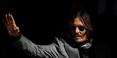ARCHIV - Hollywood-Star Johnny Depp (57) tritt nach der jüngsten Prozess-Niederlage von seiner Rolle als Zauberer Gellert Grindelwald in der Serie «Phantastische Tierwesen» zurück. Foto: Frank Augstein/AP/dpa