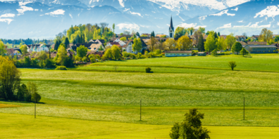 Blick auf Bubikon: Hier greift die laufende Revision der Richt- und Nutzungsplanung, über die am 19. Juni 2025 informiert wird.
