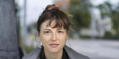 Dorothee Elmiger ist eine Autorin, die es ihren Leserinnen und Lesern nicht leicht macht. Das gilt auch für ihren jüngsten Text "Aus der Zuckerfabrik", mit dem sie für den Schweizer Buchpreis nominiert ist.