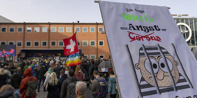 Mehrere Hundert Personen haben am Samstag in Basel an einer Kungebung gegen die Corona-Massnahmen teilgenommen.