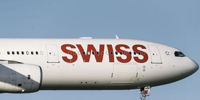 Kunden erhaltne weitergehenden Versicherungsschutz bei der Swiss: Ein Flugzeug im Landeflug (Archivbild).