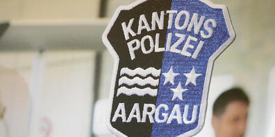 Die Kantonspolizei Aargau musste am 16.11.2020  zu einem Polizei-Einsatz in Suhr ausrücken. Ein älterer Mann, der zuvor Drohungen ausgesprochen hatte, wurde erschossen.