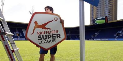 Bald schon werden die Schilder und noch vieles mehr ausgetauscht: Ab der Saison 2021/22 heisst die höchste Spielklasse im Schweizer Fussball "Credit Suisse Super League"