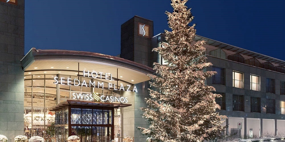 Das Seedamm Plaza beschert den Besuchern und Kunden schöne und besinnliche Feiertage – entweder im Seedamm Plaza oder im eigenen Wohnzimmer.