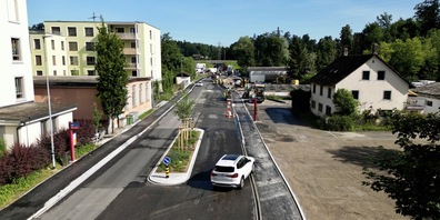 Erfolgreiche Sanierung der Holzwiesstrasse, Jona. Seit  6. Juni 2025 wieder in beide Richtungen befahrbar.