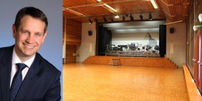 Peter Hüppi konnte 64 Stimmberechtigte zur Bürgerversammlung begrüssen (Bild: alter Gemeindesaal).