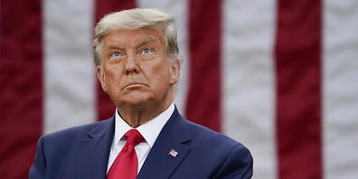 Donald Trump, Präsident der USA, nimmt im Rosengarten des Weißen Hauses an einer Pressekonferenz zu den Maßnahmen seiner Regierung gegen die Corona-Pandemie teil. Foto: Evan Vucci/AP/dpa