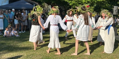 Beim Fest werden Traditionen wie der Tanz gepflegt.