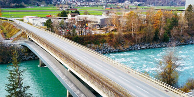 Die neue Velo- und Fussgängerbrücke über den Rhein kann seit letzter Woche offiziell benutzt werden. 
