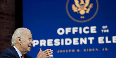 Joe Biden, Gewählter Präsident (President-elect) der USA, nimmt an einer Videoschalte im Queen Theatre teil. Foto: Carolyn Kaster/AP/dpa