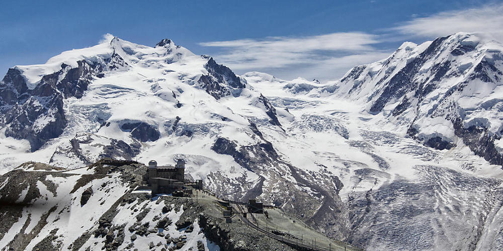 Blick vom Gornergrat ins Monte Rosa Massiv: In den Zentralalpen wachsen die Alpen schneller als die Erosion mithalten kann.