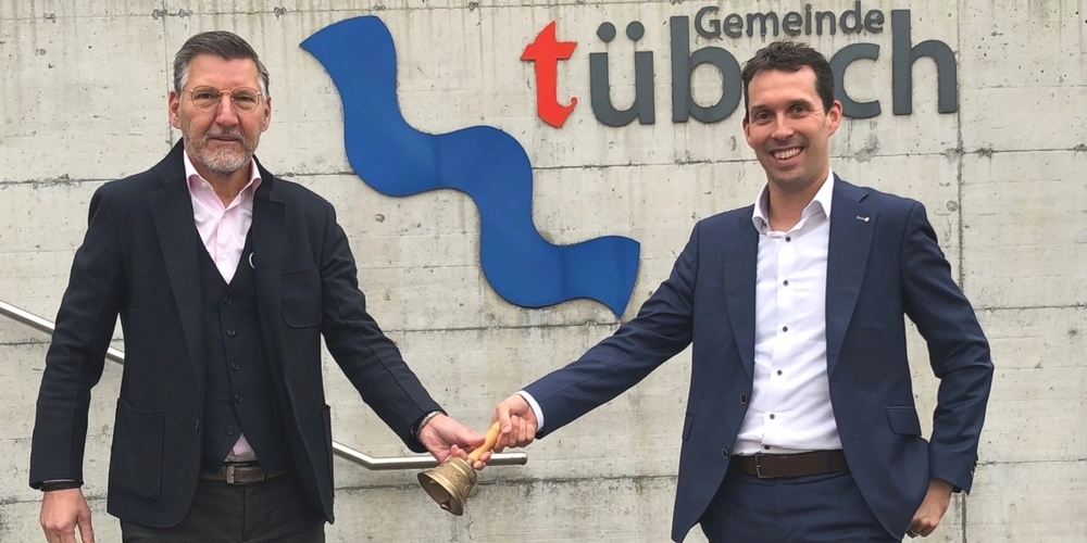 Der scheidende Fraktionspräsident Michael Götte (r.) und sein Nachfolger Christoph Gull bei der Amtsübergabe.