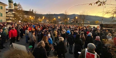 Das «Aktionsbündnis Urkantone» hatte am Samstag zu einer friedlichen Kundgebung in Lachen aufgerufen.