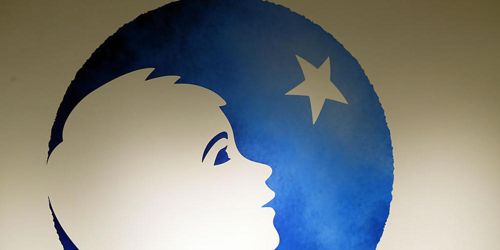 Der französische Lebensmittelriese Danone reagiert mit Stellenstreichungen und einem Konzernumbau auf die Corona-Krise. (Archiv)