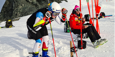 Cedric Ochsner am Start zu einem Trainingslauf (Bild: Kevin Holdener).