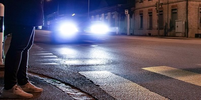 Durch die Wahl des passenden Lichts kann die Verkehrssicherheit erhöht und das Unfallrisiko gesenkt werden.