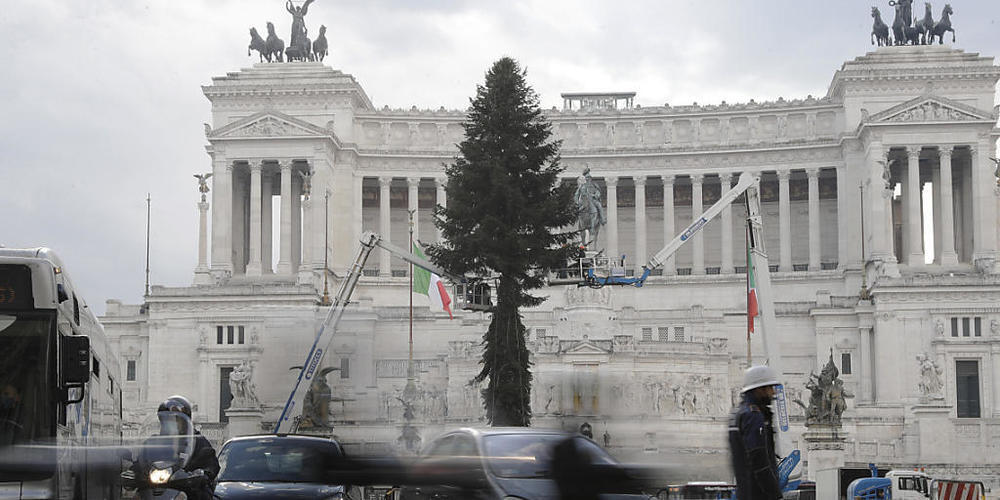 Zu Beginn der Weihnachtszeit ist die hohe Zahl der täglichen Corona-Neuinfektionen laut italienischen Gesundheitsexperten insbesondere in Anbetracht der bevorstehenden Feiertage und den damit einhergehenden Feierlichkeiten beunruhigend. Foto: Greg...