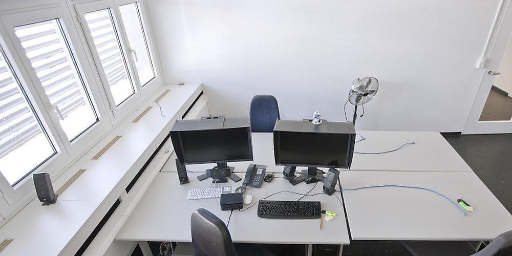 Die US-Unternehmen haben sich im November angesichts steigender Corona-Infektionen mit Neueinstellungen zurückgehalten. Unter dem Strich entstanden in der Privatwirtschaft weniger neue Arbeitsplätze als erwartet.