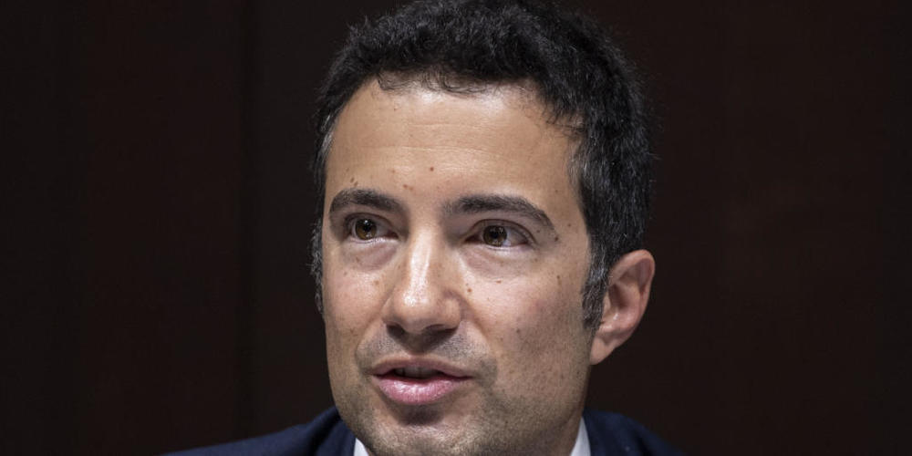 Wegen Indiskretionen bei der Wahl der Nachfolge des abgetretenen Bundesanwalts Michael Lauber hat die Gerichtskommission unter Leitung des Präsidenten Andrea Caroni (FDP/AR) Strafanzeige wegen Amtsgeheimisverletzung eingereicht.