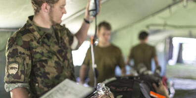 Die Armee kann auch in der zweiten Corona-Welle als Unterstützung für die zivilen Behörden eingesetzt werden. Das Parlament hat den Einsatz bewilligt. (Archivbild)