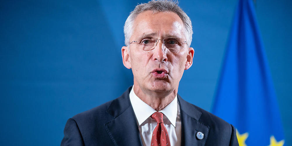 ARCHIV - Jens Stoltenberg, Nato-Generalsekretär, spricht bei einem Pressestatement zu Beginn des informellen Treffens der EU-Verteidigungsminister. Foto: Michael Kappeler/dpa
