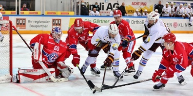 SCRJ Lakers-Torhüter Melvin Nyffeler zeigte einmal mehr eine sehr gute Leistung. Trotzdem unterliegen die SCRJ Lakers auswärts dem HC Genf-Servette mit 0:1. Bild: Thomas Oswald (Archiv).
