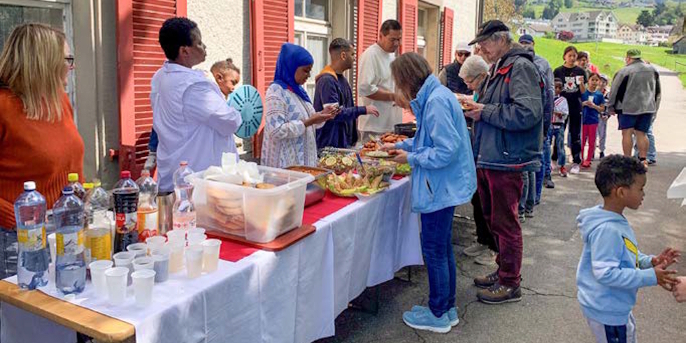 Die Asylsuchenden bereiteten am Tag der offenen Tür der Asylunterkunft Haldrain ein herrliches Buffet mit Speisen aus ihrer Heimat vor.