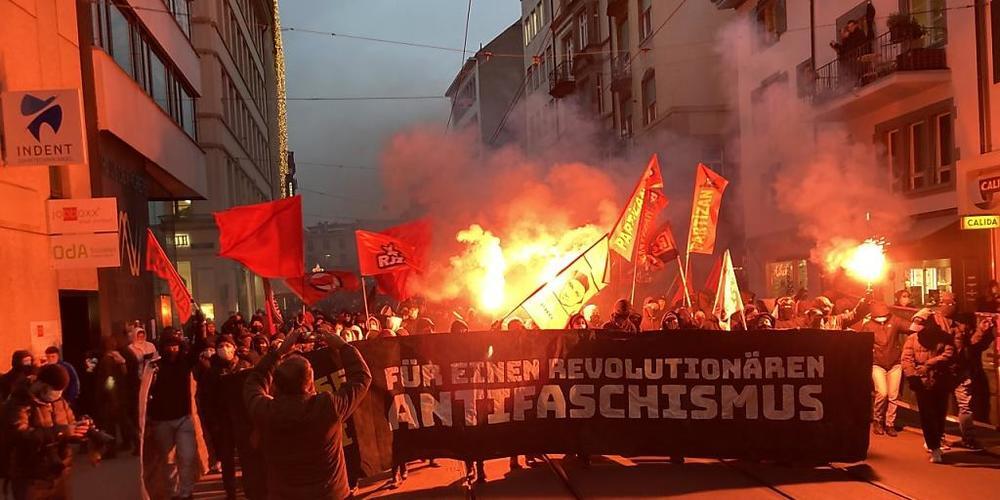 Die Wut gegen die Basler Justiz lodert am Samstag auf der Strasse.