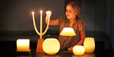 Kinder lieben das Leuchten der Kerzen (Bilder: zVg/Ulrike Huber)