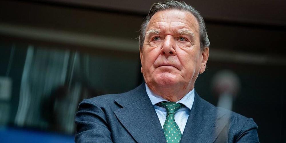 Der ehemalige deutsche Bundeskanzler Gerhard Schröder setzt sich als Verwaltungsrat für den Bau der umstrittenen Gas-Pipeline Nord Stream 2 ein. (Archivbild)