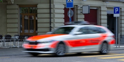 Die Kapo St.Gallen konnte den Fahrer ausfindig machen, sucht aber weitere Zeugen. (Symbolbild)