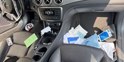 Eines der durchsuchten Autos. Insgesamt ereigneten sich in derselben Nacht acht Fälle; die Kapo Glarus vermutet dieselbe Täterschaft. 