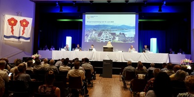 Auch an einem schönen Sommerabend besuchen engagierte Stimmberechtigte die Bürgerversammlung 
